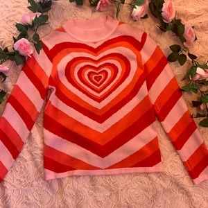 Amazon sweatshirt.size medium but runs small. New